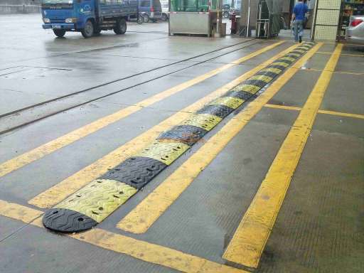 選擇恒則遠交通設施，享受優(yōu)質(zhì)優(yōu)惠的陜西減速帶